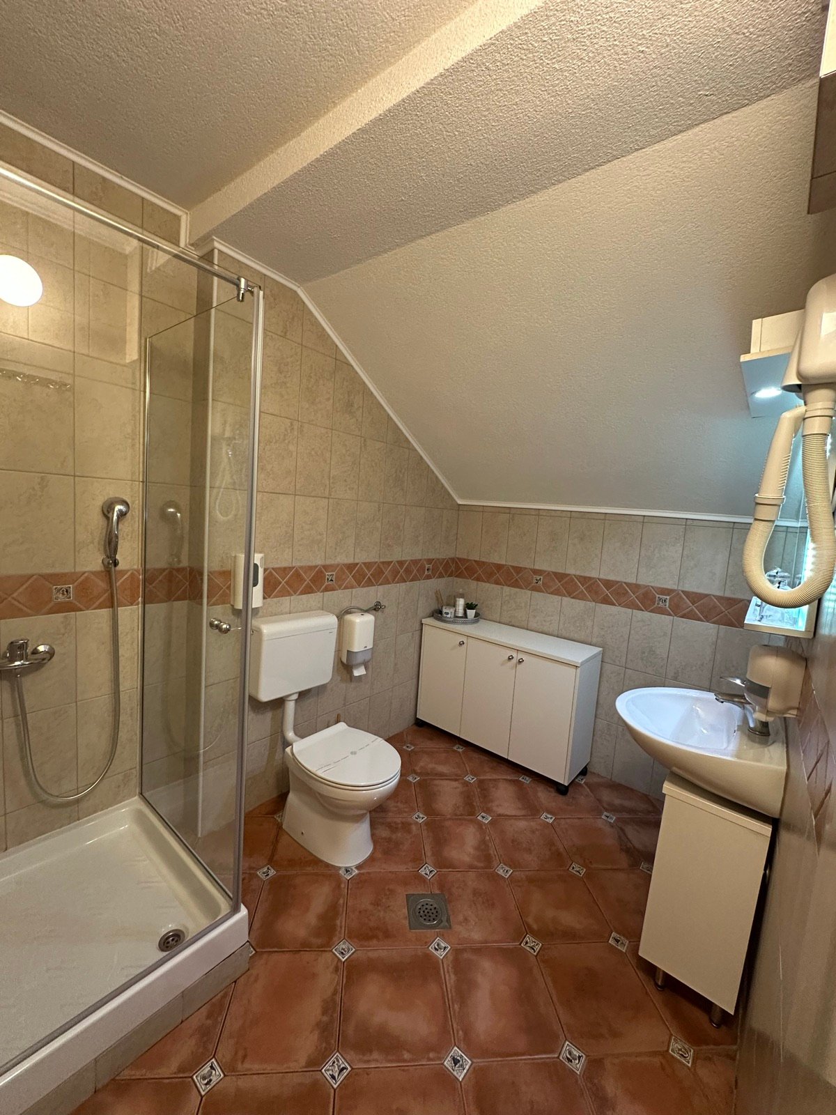Deluxe Doppelzimmer — Badezimmer